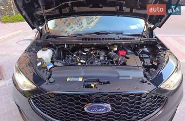 Внедорожник / Кроссовер Ford Edge 2020 в 