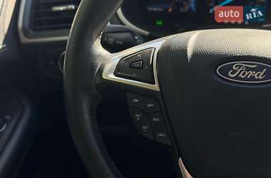 Внедорожник / Кроссовер Ford Edge 2021 в 