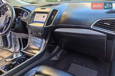 Позашляховик / Кросовер Ford Edge 2020 в 