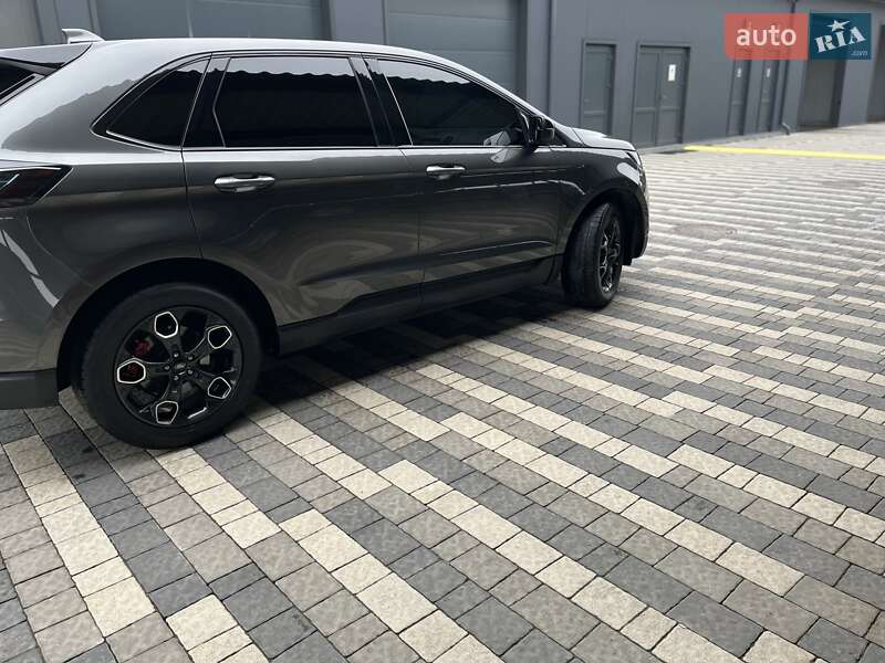 Позашляховик / Кросовер Ford Edge 2018 в Городку
