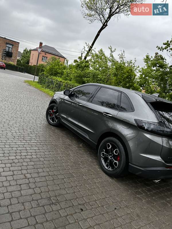 Позашляховик / Кросовер Ford Edge 2018 в Городку