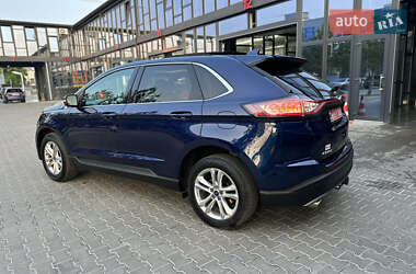 Позашляховик / Кросовер Ford Edge 2016 в 