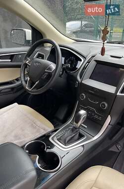 Внедорожник / Кроссовер Ford Edge 2018 в 
