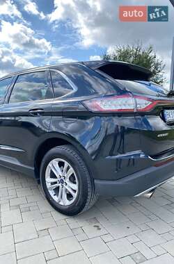 Позашляховик / Кросовер Ford Edge 2015 в 