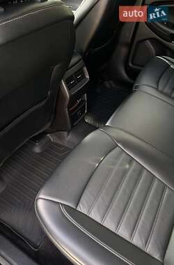 Позашляховик / Кросовер Ford Edge 2015 в 
