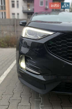 Внедорожник / Кроссовер Ford Edge 2019 в 
