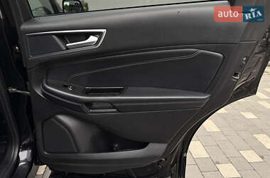 Позашляховик / Кросовер Ford Edge 2018 в 