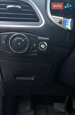 Внедорожник / Кроссовер Ford Edge 2015 в 