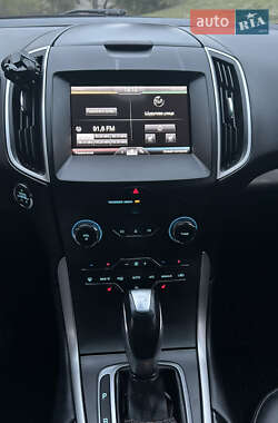 Внедорожник / Кроссовер Ford Edge 2015 в 