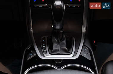 Внедорожник / Кроссовер Ford Edge 2018 в 