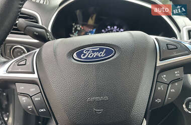Внедорожник / Кроссовер Ford Edge 2018 в 