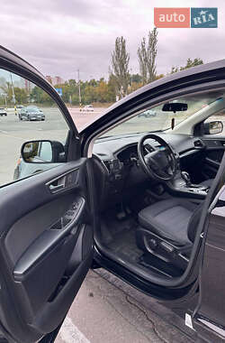 Внедорожник / Кроссовер Ford Edge 2017 в 
