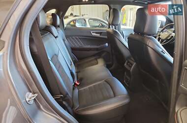 Позашляховик / Кросовер Ford Edge 2022 в 