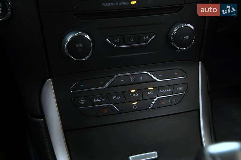 Внедорожник / Кроссовер Ford Edge 2016 в Харькове