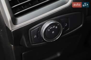 Внедорожник / Кроссовер Ford Edge 2016 в 