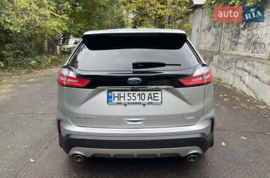 Позашляховик / Кросовер Ford Edge 2019 в 