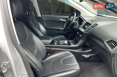 Позашляховик / Кросовер Ford Edge 2019 в 
