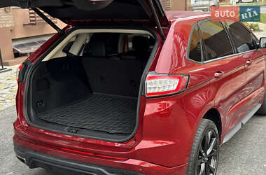 Внедорожник / Кроссовер Ford Edge 2016 в 