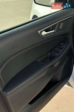 Внедорожник / Кроссовер Ford Edge 2020 в 
