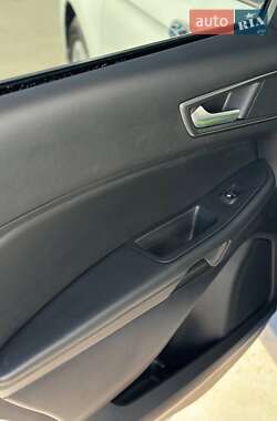 Внедорожник / Кроссовер Ford Edge 2020 в 