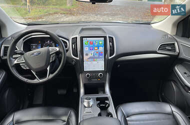 Позашляховик / Кросовер Ford Edge 2022 в 