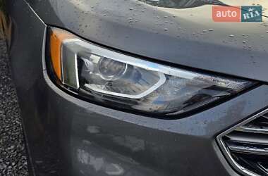 Позашляховик / Кросовер Ford Edge 2021 в 