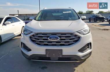 Позашляховик / Кросовер Ford Edge 2019 в 