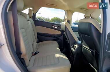 Позашляховик / Кросовер Ford Edge 2019 в 