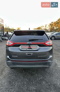 Внедорожник / Кроссовер Ford Edge 2017 в 