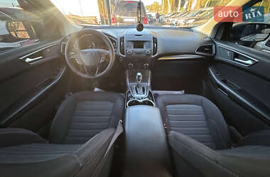 Позашляховик / Кросовер Ford Edge 2015 в 