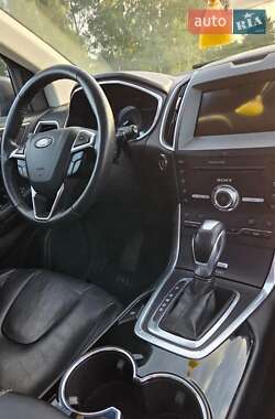 Внедорожник / Кроссовер Ford Edge 2018 в 