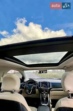Позашляховик / Кросовер Ford Edge 2015 в 