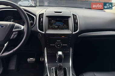 Позашляховик / Кросовер Ford Edge 2017 в 