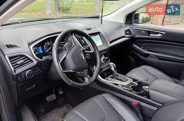 Внедорожник / Кроссовер Ford Edge 2017 в 