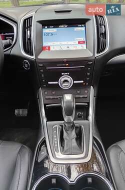 Внедорожник / Кроссовер Ford Edge 2017 в 