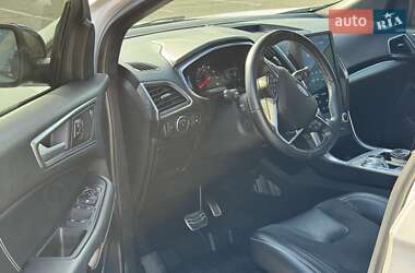 Позашляховик / Кросовер Ford Edge 2022 в 