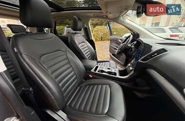 Позашляховик / Кросовер Ford Edge 2021 в 