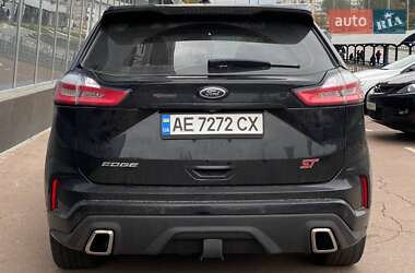 Позашляховик / Кросовер Ford Edge 2019 в 