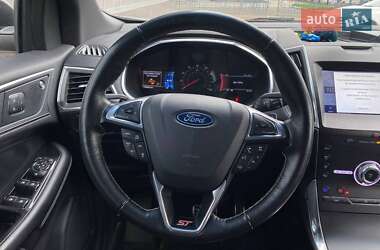 Позашляховик / Кросовер Ford Edge 2019 в 