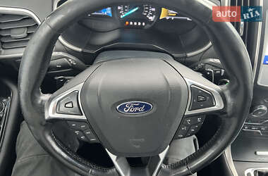 Внедорожник / Кроссовер Ford Edge 2016 в 