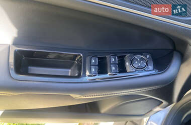Позашляховик / Кросовер Ford Edge 2020 в 