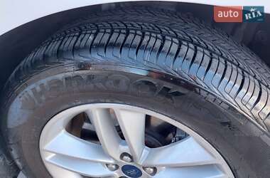 Позашляховик / Кросовер Ford Edge 2016 в 