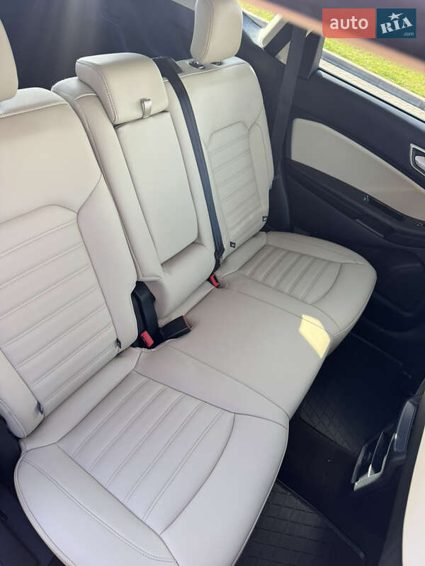 Позашляховик / Кросовер Ford Edge 2020 в Городку