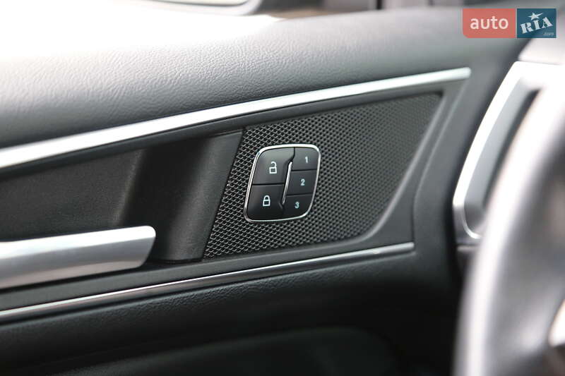 Позашляховик / Кросовер Ford Edge 2016 в Києві фото 25 Позашляховик / Кросовер Ford Edge 2016 в Києві