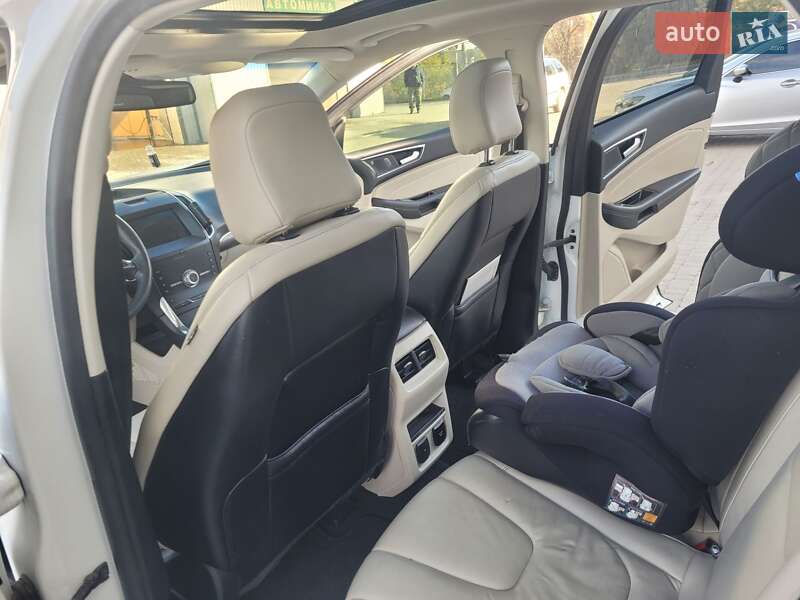 Позашляховик / Кросовер Ford Edge 2020 в Чорткові