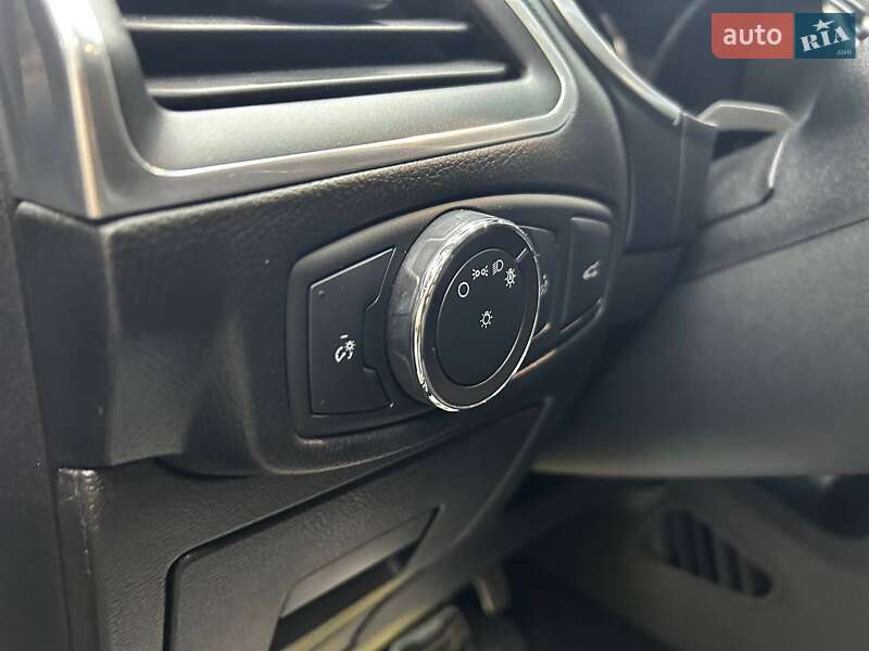 Внедорожник / Кроссовер Ford Edge 2016 в Черновцах