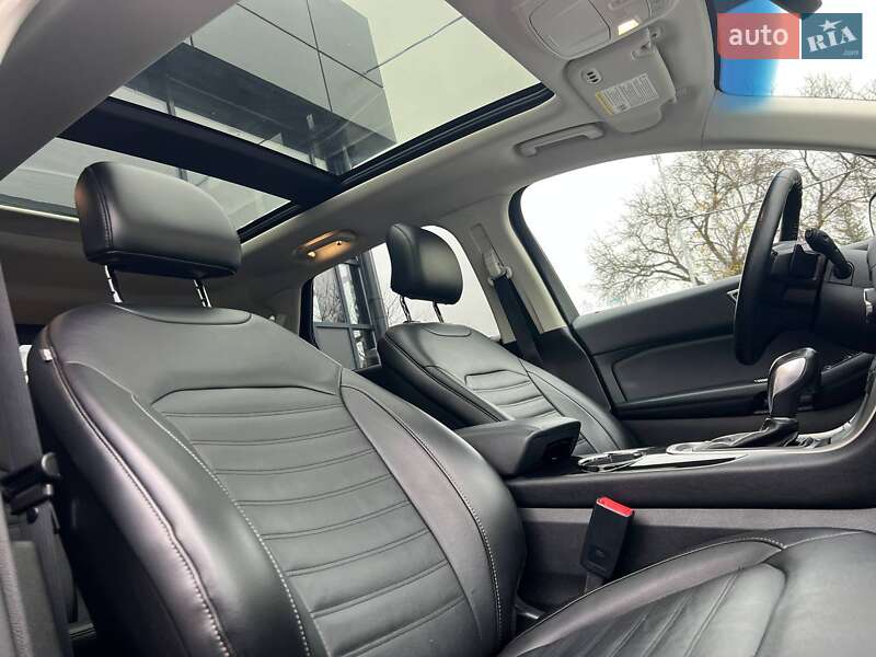 Внедорожник / Кроссовер Ford Edge 2016 в Ивано-Франковске