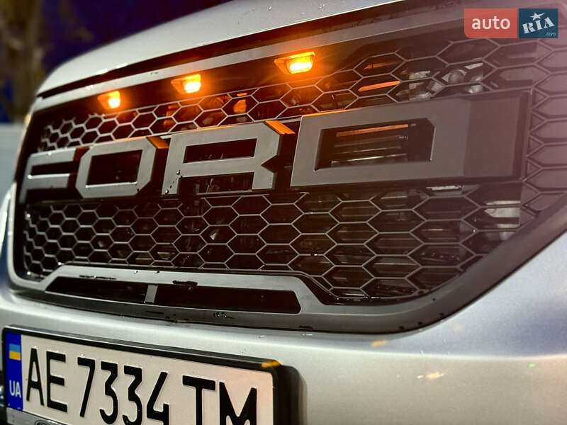 Позашляховик / Кросовер Ford Edge 2016 в Дніпрі