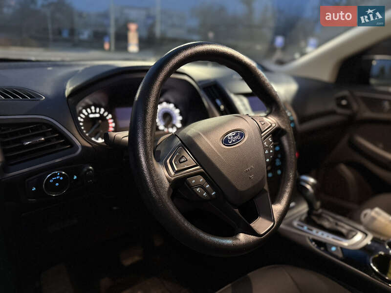 Позашляховик / Кросовер Ford Edge 2016 в Дніпрі