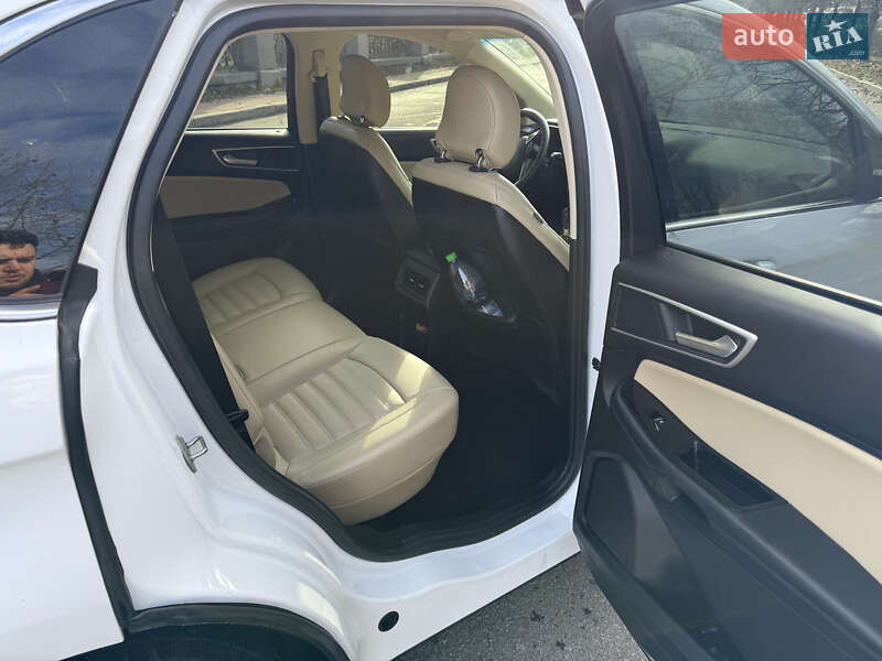 Внедорожник / Кроссовер Ford Edge 2017 в Умани